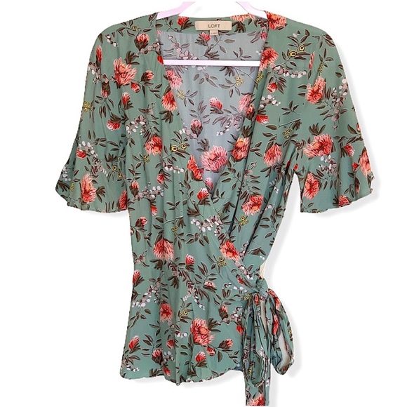 Loft Floral Flutter Sleeve Wrap Top Size Medium - Picture 3 of 6
